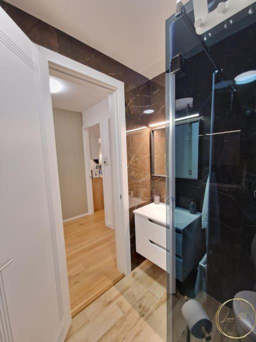 Luna 43 Luxury Apartment